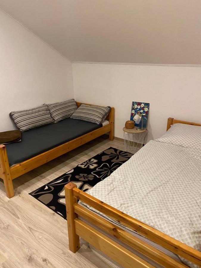 Prijemny Podkrovny Byt V Srdci Dechtic Dechtice 외부 사진